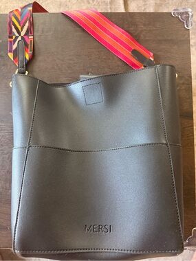 MERSI Black Leather Shoulder Bag with Colorful Strap